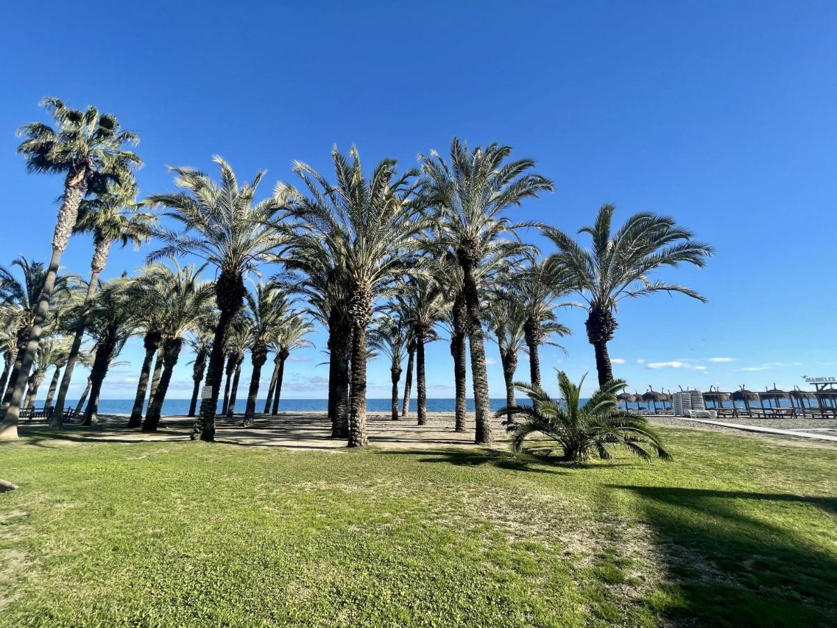 Exclusive Beachfront Apartment Torremolinos - Pool - Paddle - Tenis - Wifi - Central Aircon Екстериор снимка