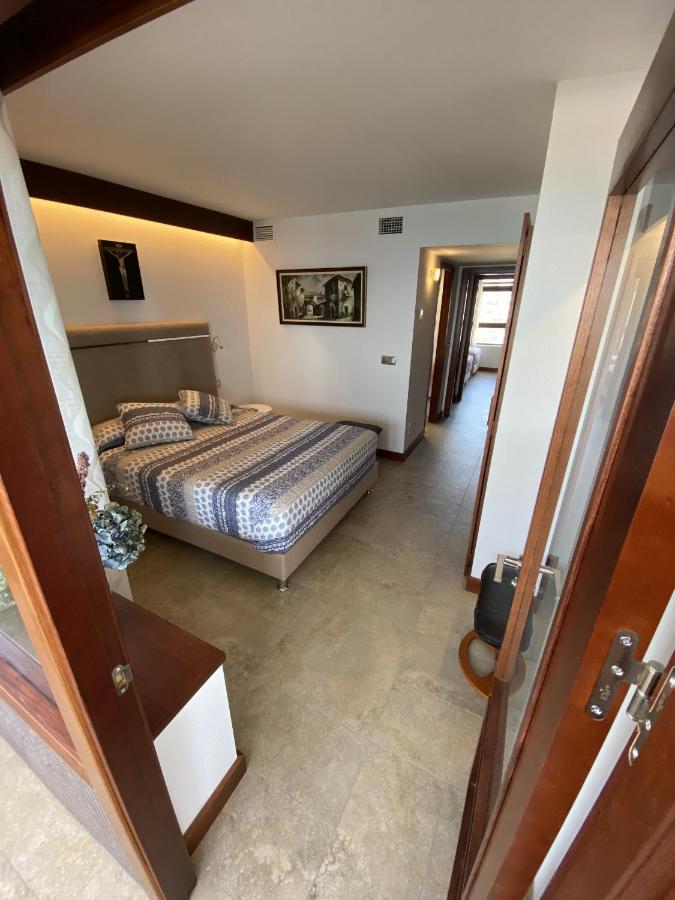 Exclusive Beachfront Apartment Torremolinos - Pool - Paddle - Tenis - Wifi - Central Aircon Екстериор снимка