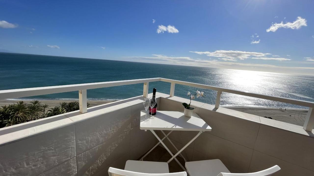 Exclusive Beachfront Apartment Torremolinos - Pool - Paddle - Tenis - Wifi - Central Aircon Екстериор снимка