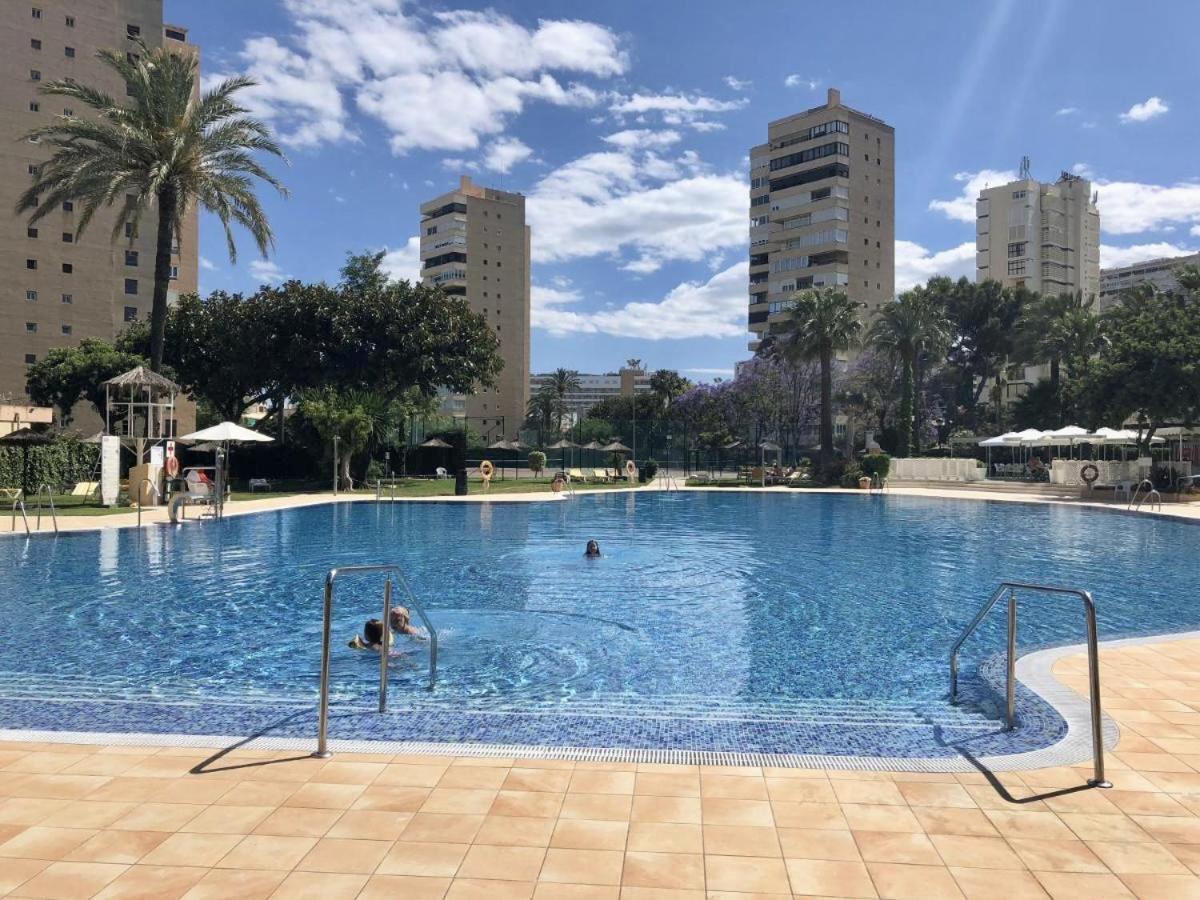 Exclusive Beachfront Apartment Torremolinos - Pool - Paddle - Tenis - Wifi - Central Aircon Екстериор снимка